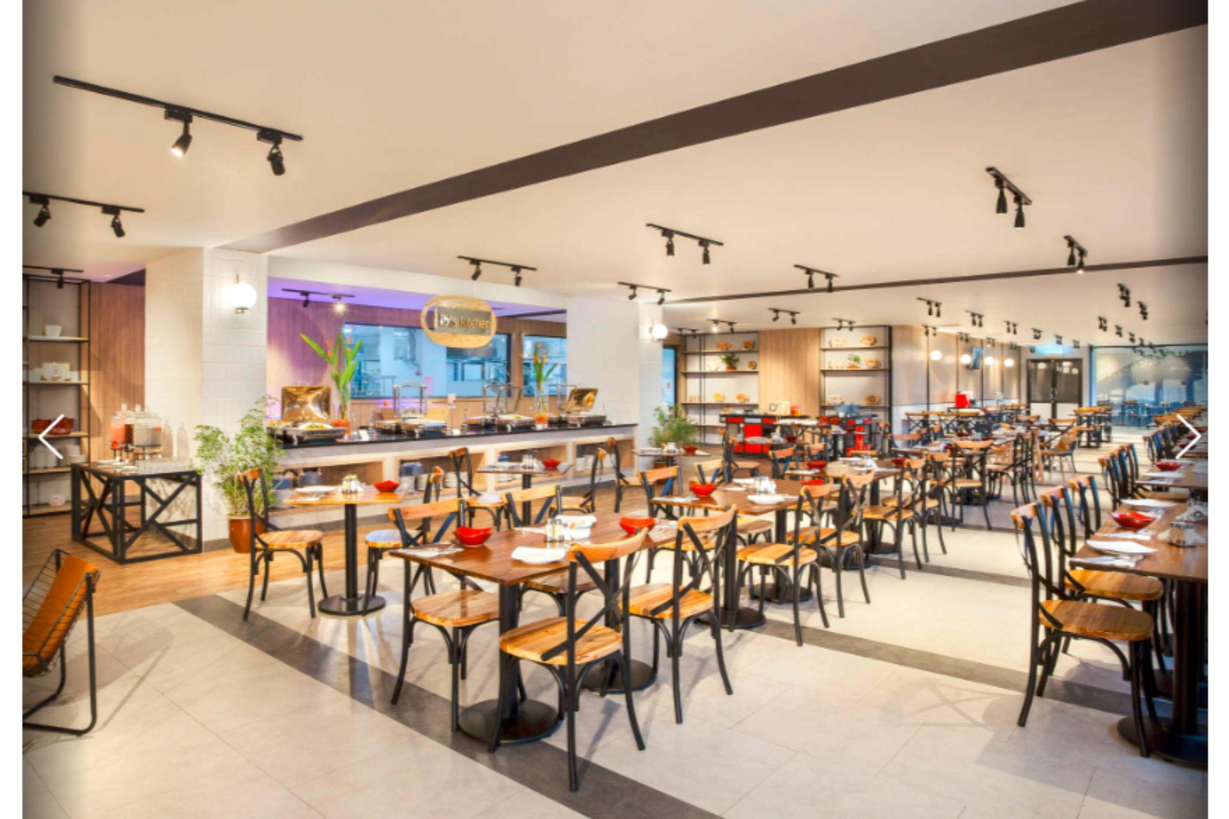 Ibis Pontianak City Center Exterior photo