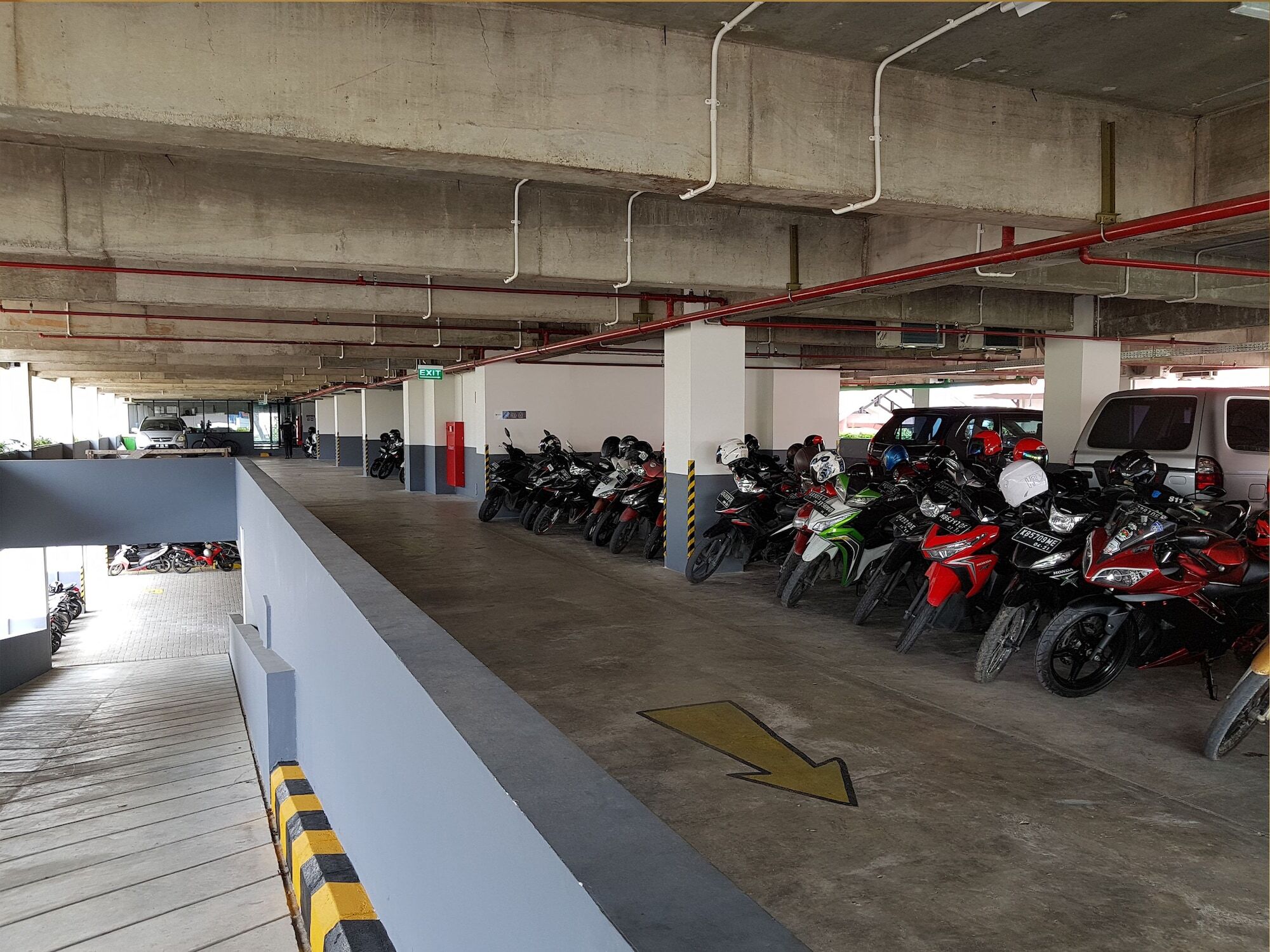 Ibis Pontianak City Center Exterior photo